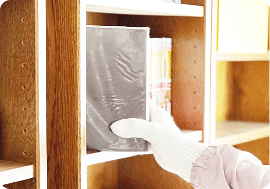 残された方々に寄り添った遺品整理を行います。